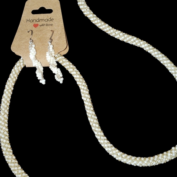 Hand Crafted Jewelry White, Gold, Clear Seed Beads Statement Necklace & Earrings - Picture 10 of 17